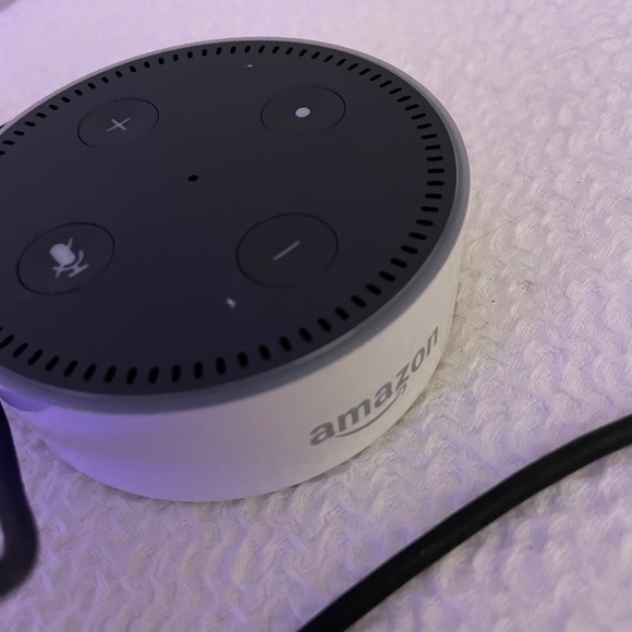 Amazon Alexa - Picture 1 of 3